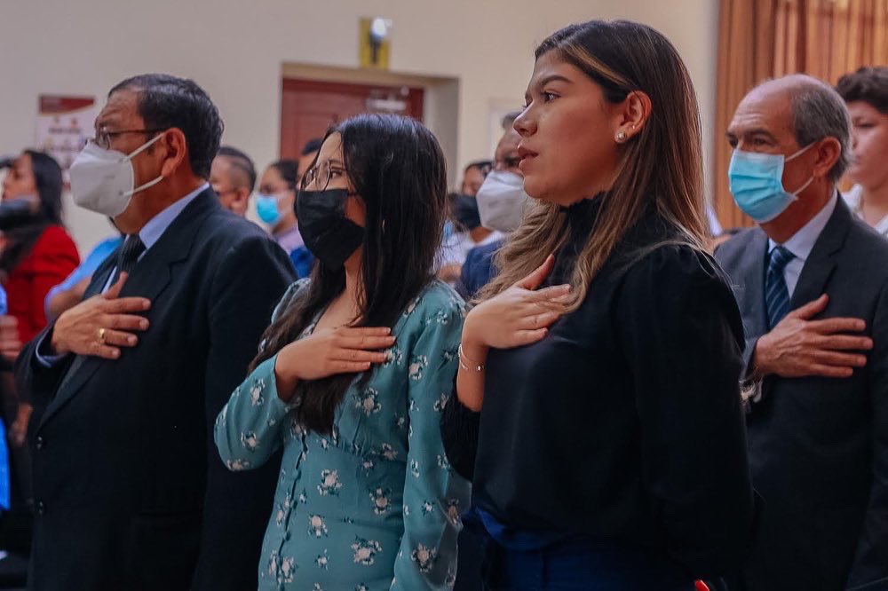 UJMD_sv's tweet photo. Nuestra docente y coordinadora de Ingeniería en Agrobiotecnología, Lucía Sánchez, ganó el primer lugar en la categoría Ciencias Naturales por su investigación “Determinación de la biomasa en Jacinto de agua, Eichhornia crassipes, en La Laguna de Metapán" otorgado por MINEDUCYT🎖️ https://t.co/9m92LCuhVx
