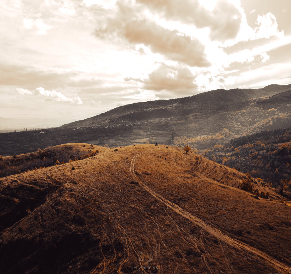 #Македонија #Битола #Смолево #Буково #DJI #air2s #landscapephotography #aerialphotography #Неолица #goldenhour #goldenhourphotography