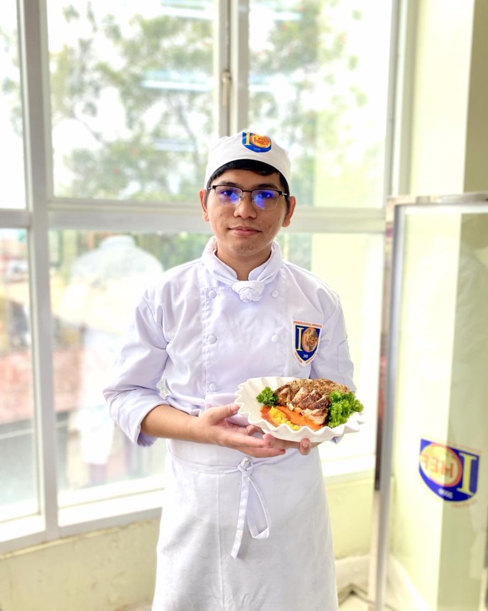 IChefOfficial's tweet photo. Lesson 15: Fat Based Cookery Methods
Our student-chefs during their Fundamentals of Cookery 1 individual face-to-face laboratory facilitated by Chef Trainer Ed Tuazon!

See more https://t.co/bYQpAe0n85
#ProudlyICHEF #OneJIB #BestCulinarySchool #CulinarySchool #Chefpreneurs https://t.co/e4SYnRnMqL