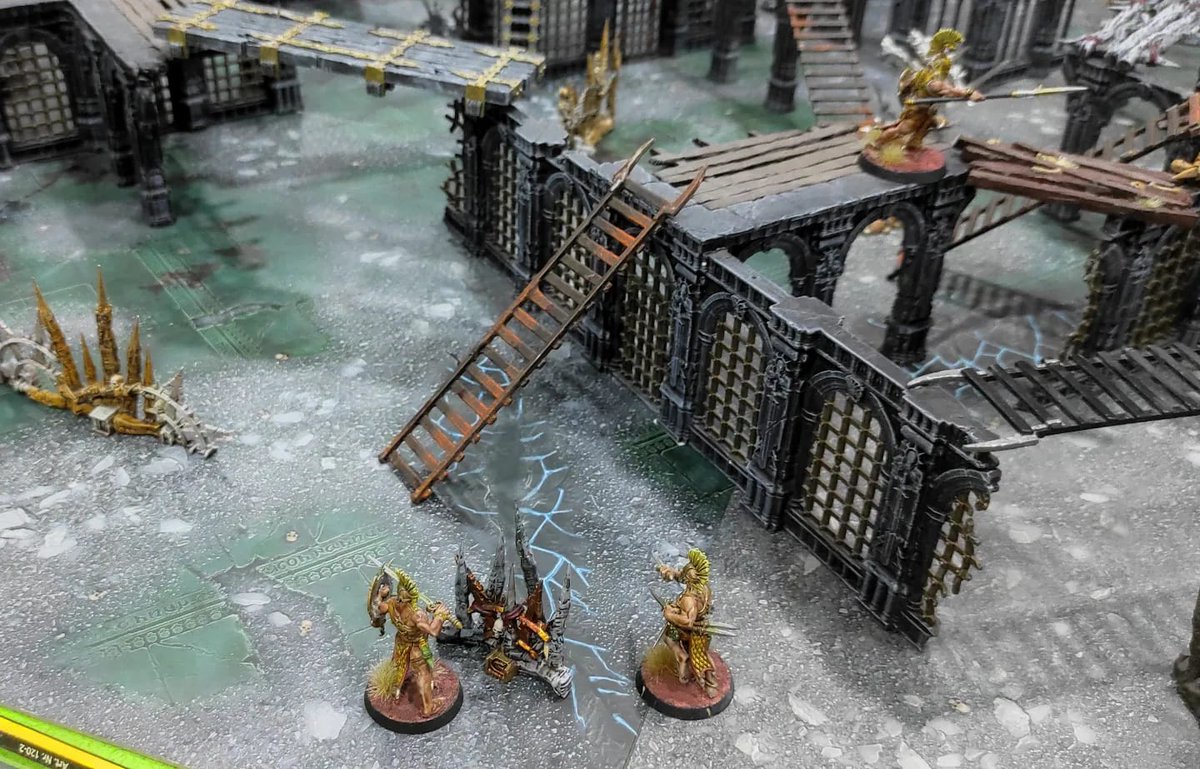 Habemus_Ludum's tweet photo. #quedadashabemusludum 
Partida a cuatro bandas de WarCry! 
Cuatro líderes cruzan espadas en las ruinas de Ocho Partes.
Pero solo puede quedar uno.
#Warcry #aos #ageofsigmar #warband #warcrywarband #ghur #heartofghur #warhammer #fantasy #warhammerfantasy #GamesWorkshop #Wargaming https://t.co/5jOvP0g9AP