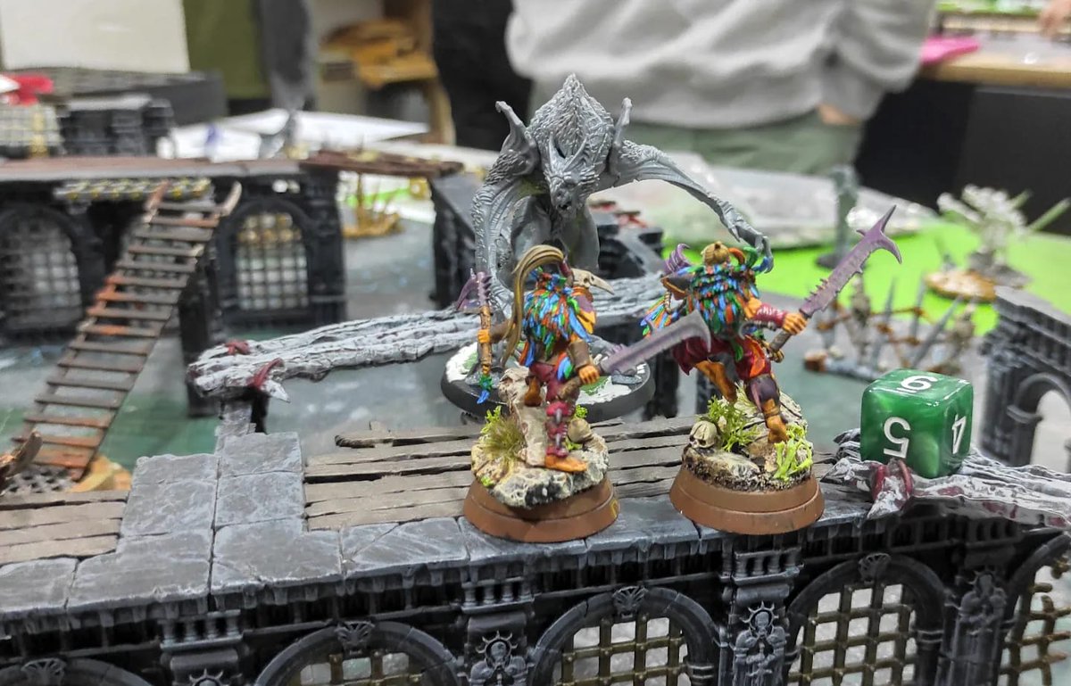 Habemus_Ludum's tweet photo. #quedadashabemusludum 
Partida a cuatro bandas de WarCry! 
Cuatro líderes cruzan espadas en las ruinas de Ocho Partes.
Pero solo puede quedar uno.
#Warcry #aos #ageofsigmar #warband #warcrywarband #ghur #heartofghur #warhammer #fantasy #warhammerfantasy #GamesWorkshop #Wargaming https://t.co/5jOvP0g9AP