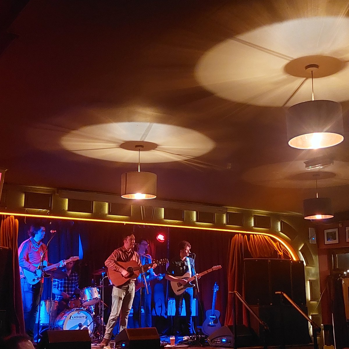 In <a href="/CraneLane/">The Crane Lane</a> to see a new country band called Freeman's Country Carvery - pedal Steel is there but you can't see it.

Why stay in and watch the telly when you can enjoy a pint and watch TWO teles!

<a href="/Fender/">Fender</a>