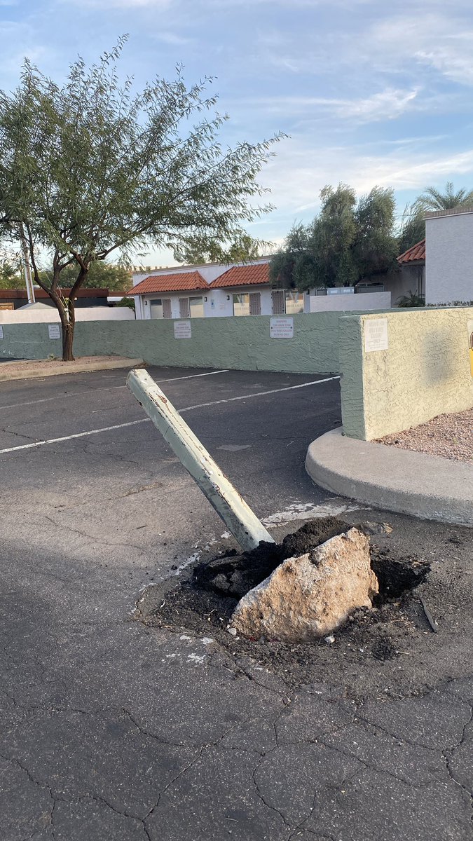 *superman by goldfinger starts playing*