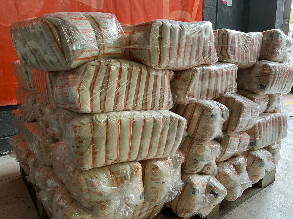 Gracias a todos sus likes llegamos  a la meta de nuestra campaña "Azúcar por Like" y este día concretamos la donación de 1000 libras de de azúcar al Banco de Alimentos

#SomosNutrición
#SomosSectorAzucarero
#SomosFunazucar