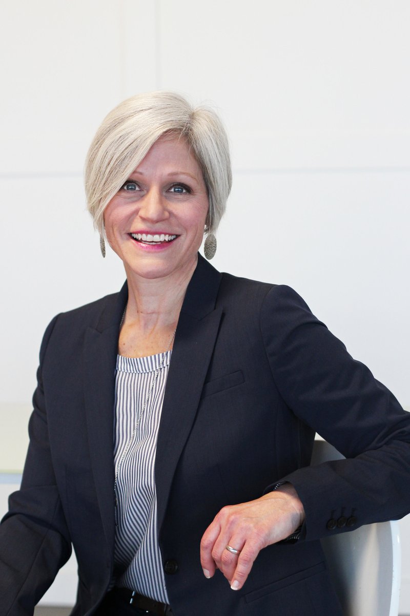 UVicNursing's tweet photo. Recognized for her dedication, commitment and having increased the visibility of the nurse practitioner role in Canada, Dr. Susan Prendergast @SLPrendergast received an Award of Excellence by the Nurse Practitioner Association of Canada @NPsinCanada  @UVicHsd👏😷Congratulations! https://t.co/PIqlwMKge7