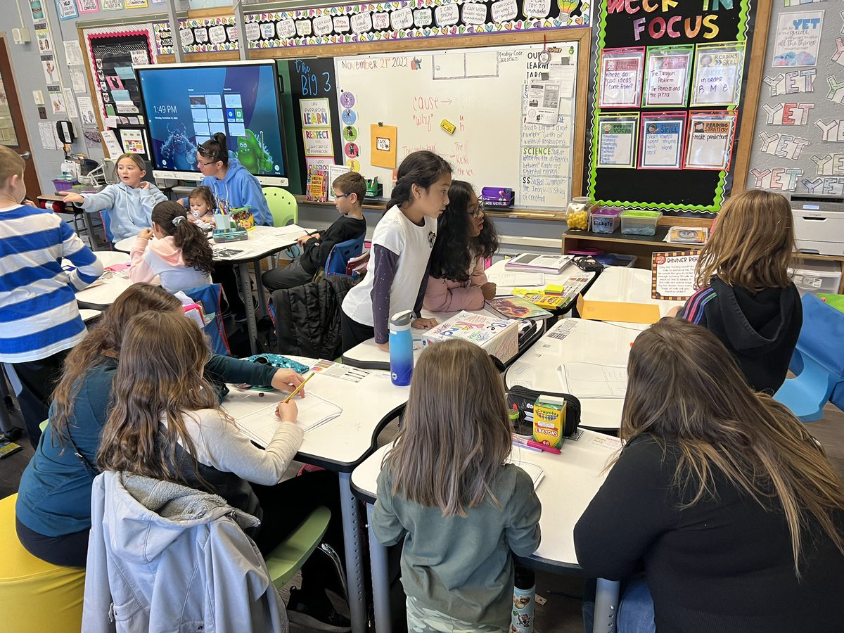 MrsLepe_4th's tweet photo. We loved having our parents visit today! Our kiddos successfully solved math tasks to help Toby the Turkey plan his thanksgiving meal without the turkey of course! π¦ #AmericanEdWeek #fantasticfours https://t.co/3cfdNZUbvg