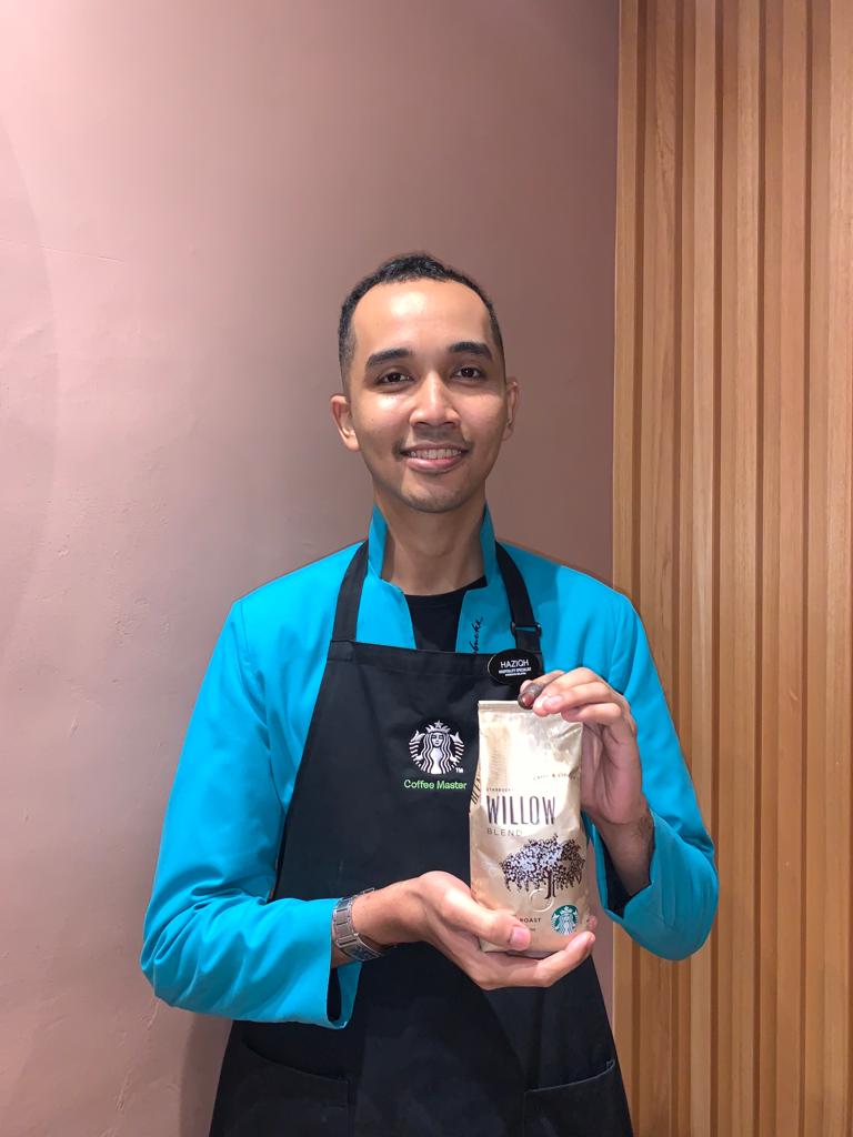 MohammadHaziqh's tweet photo. Finally certified #CoffeeMaster
#HospitalitySpecialist
#StarbucksMalaysia https://t.co/CsM8vJFo0D