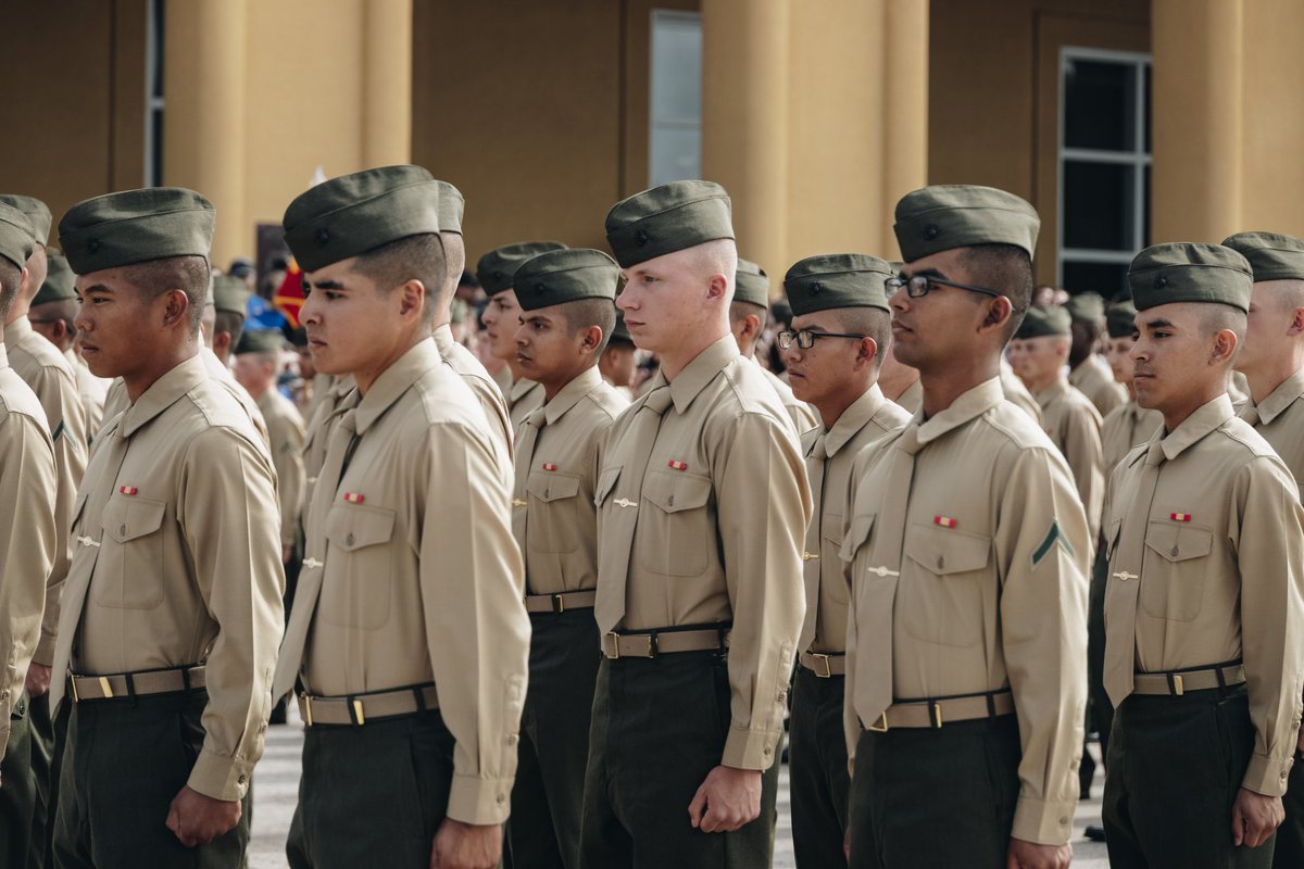 SFOMarines's tweet photo. Congratulations to our newest Marines that graduated with Mike Co., Plt 3275 on Friday.

Pictured are the graduates of Mike Company at their Family day formation. This is the first time the families and new Marines have seen each other in 13 weeks. https://t.co/Wu4enExxcG