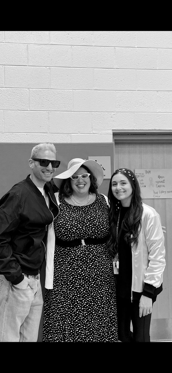 PaulRobesonNBPS's tweet photo. 1950’s fashion was in vogue today @PaulRobesonNBPS in @nbpschools students and staff celebrating 50 days of school! @CrokerLife @BobbyHammEdu Thank you to PRCA Celebrations Committee for coordinating this event! https://t.co/Wm0GPinZOL