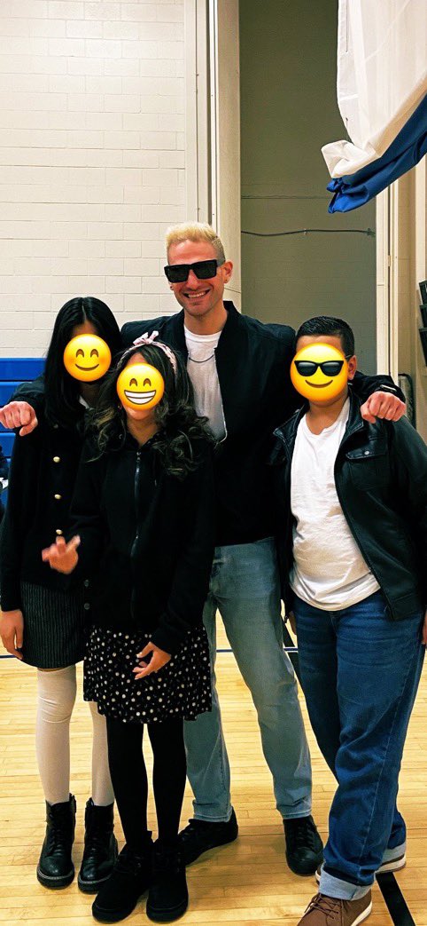 PaulRobesonNBPS's tweet photo. 1950’s fashion was in vogue today @PaulRobesonNBPS in @nbpschools students and staff celebrating 50 days of school! @CrokerLife @BobbyHammEdu Thank you to PRCA Celebrations Committee for coordinating this event! https://t.co/Wm0GPinZOL