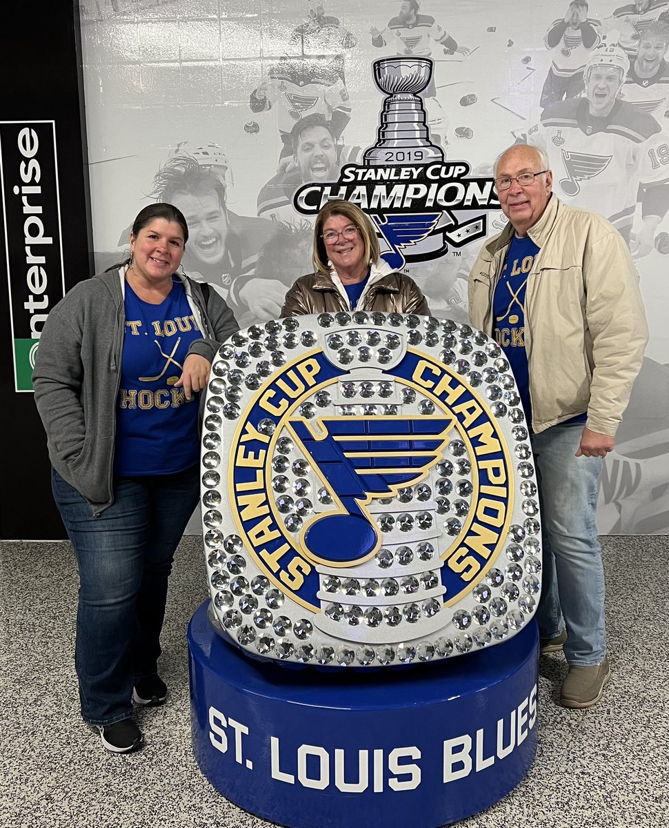 kbfoster's tweet image. @StLouisBlues ! My first hockey game! Go Blues!!! #fun #warmingup #nottoocold