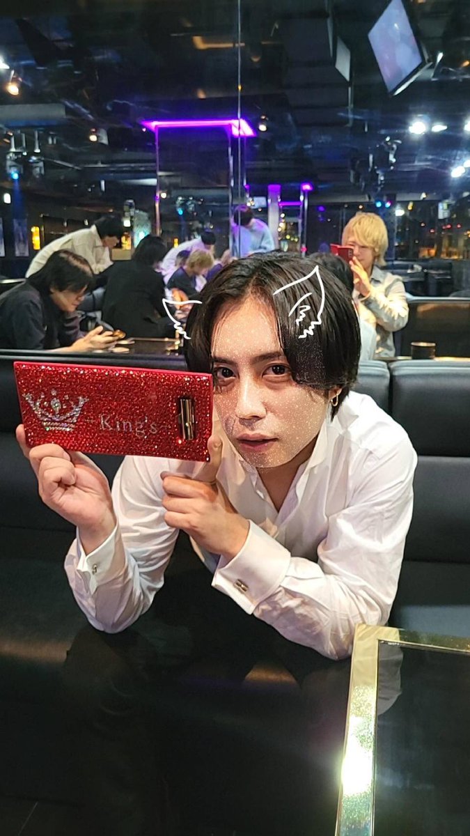 Screw2nd's tweet photo. ✌🏻 ̖́-Club King's✌🏻 ̖́-

🍾🍷🍸2022年11月21日🍾🍷🍸

本日も20組近くの御来店ありがとうございました！🙏🏻 ̖́-

そしてそんな中ラストソングとった人は

おめでとうございます🎉

主任 りょう君 です！！

またの御来店お待ちしております！ https://t.co/TEJyvKBBa3