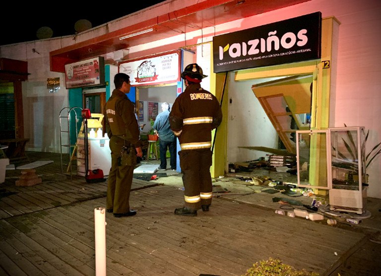 Noti_Sole's tweet photo. 🗞 Familia venezolana resultó herida por explosión de gas en Chile
La explosión ocurrió en un local de comida vegana que los venezolanos iban a inaugurar el domingo https://t.co/akO1g9cMSP