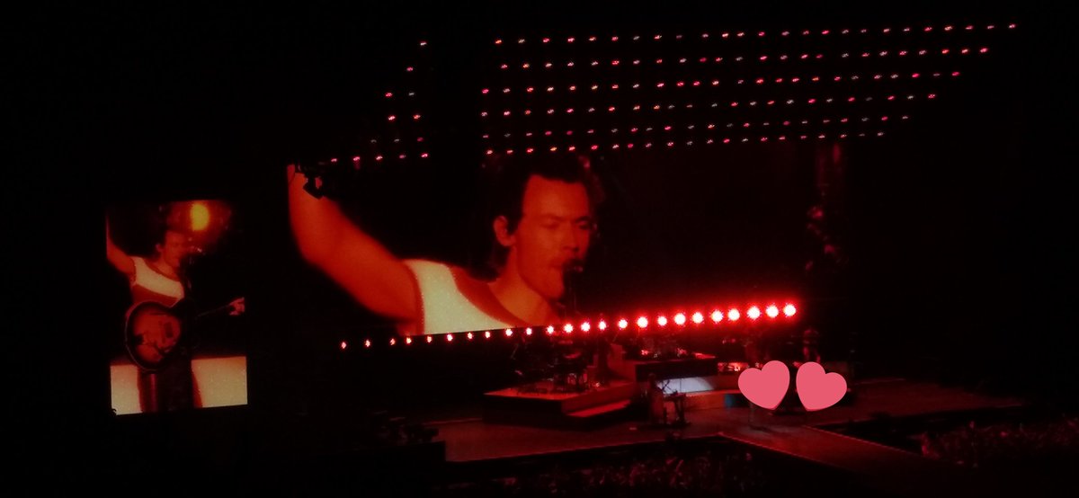 iluvsjoseph's tweet photo. aun no me creo que vivo eso, vi a harry styles cada que lo vuelvo a pensar se me hace tan difícil asimilarlo, espere 11 años de mi vida para poder verlo, me siento orgullosa de mi misma por poder lograr algo tan grande y especial para mi, mi yo de 11 años esta muy feliz😭💓 https://t.co/Qtkc2JApn6