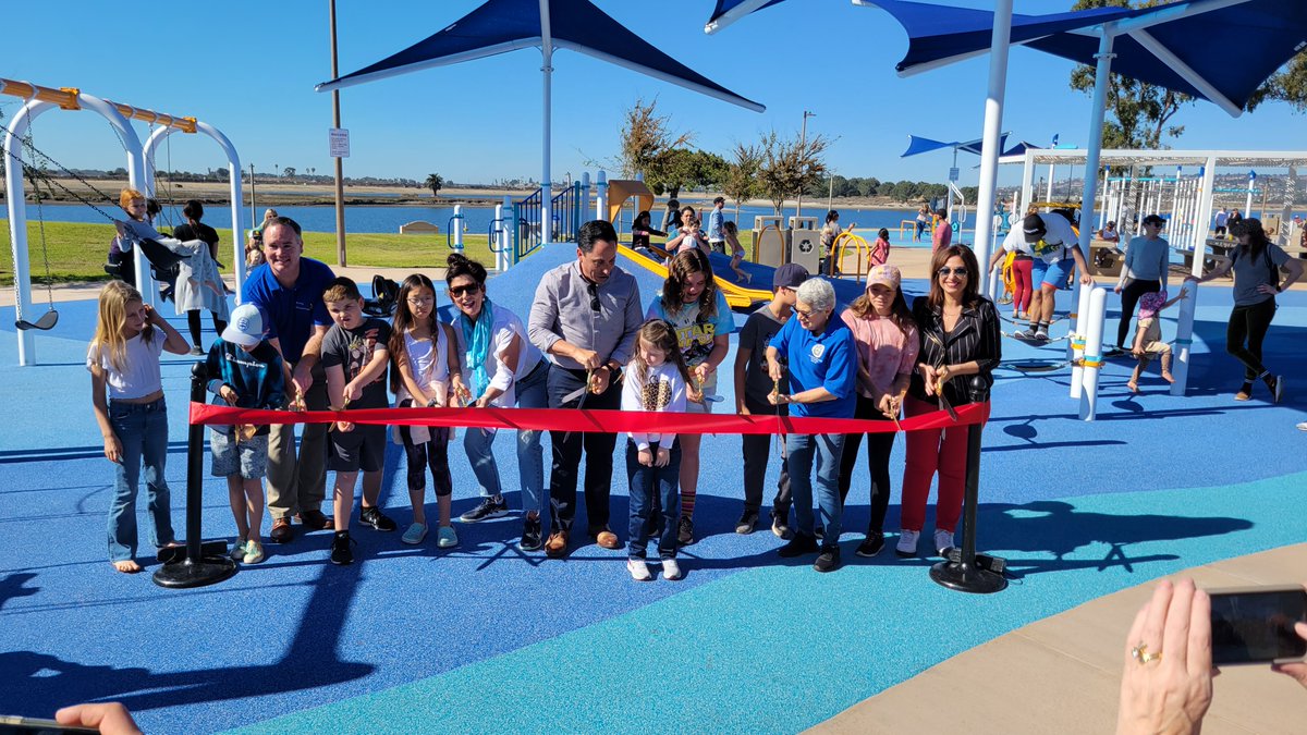 Tecolote Shores North is open to the public and looking better than ever! @MayorToddGloria and Councilmember Jennifer Campbell helped reopen the Mission Bay park this weekend following $3.8 million worth of upgrades to the playground, comfort station and parking lot. 👏 