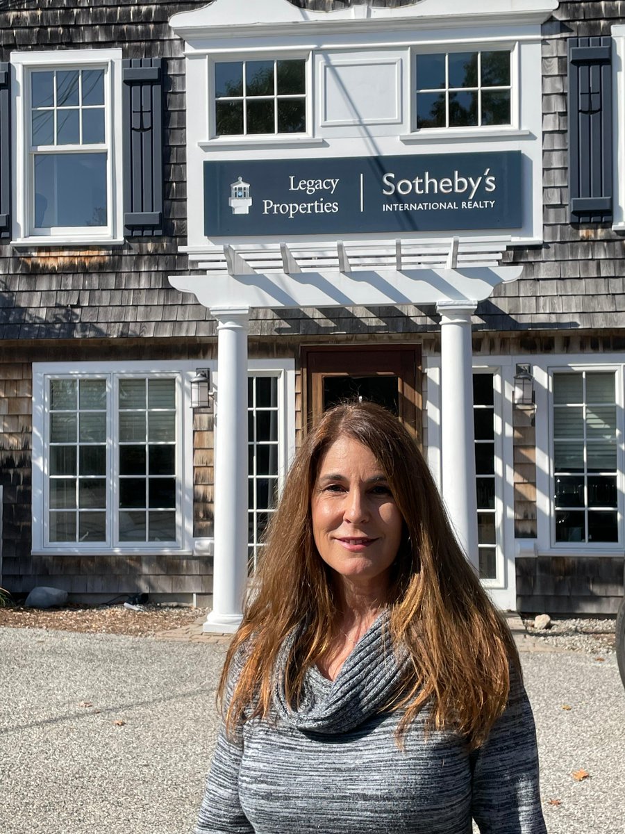 staceyagentfl's tweet photo. Recenty toured New England and stopped by some SIR offices. Christopher Lynch and team at #LegacySIR so warmly welcomed me. Thanks for the fantastic hospitality! 

#ONESIR #LuxuryAgent #onlywithONE #industryexperts #MiamiRealEstate #SothebysRealty #sothebysinternationalrealty https://t.co/zSY3oiFtMG
