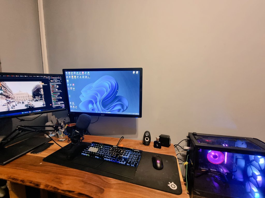 022302DC's tweet photo. #pcxqc DualSetup 27+20 Inch RTX2060 https://t.co/heGMNGbDZv