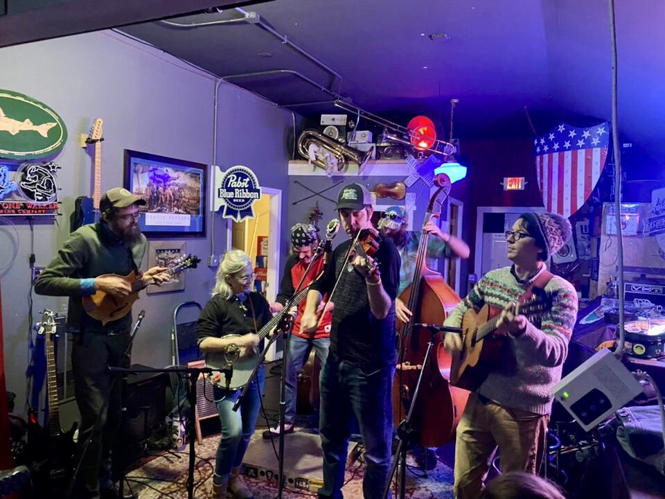KansasFidPick's tweet photo. Any guesses as to what dang near every one of those folks on stage has in common?

❔ https://t.co/gO1qyDge9v