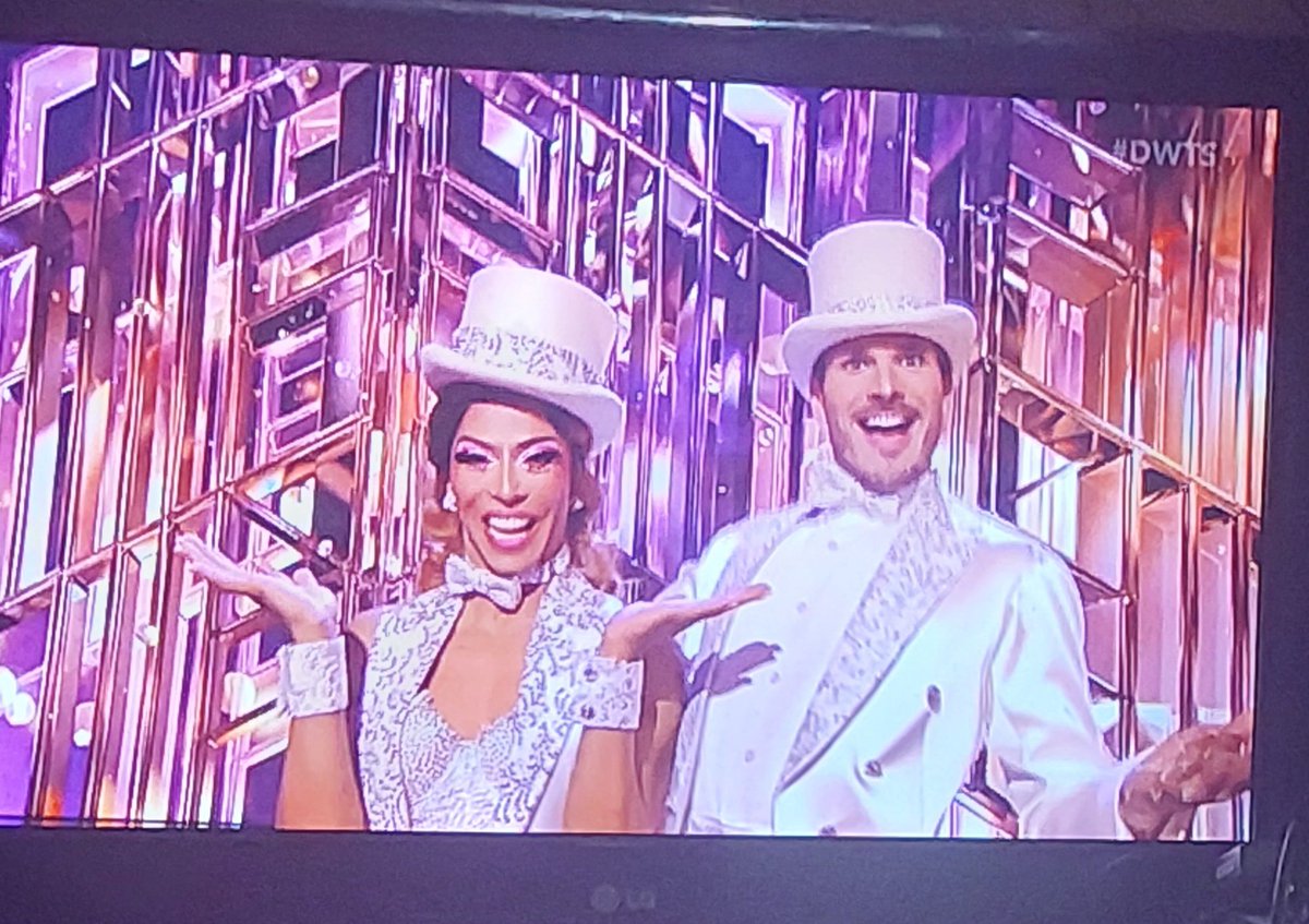 WineOfDionysus's tweet photo. Already watchin you, bby, ROOTING FOR YOU @itsSHANGELA 

OH THEY AINT GETTING THIS KINGDOM, BABE. 🔥🔥🔥

#TeamHalleloo https://t.co/F3Tvjojjmd