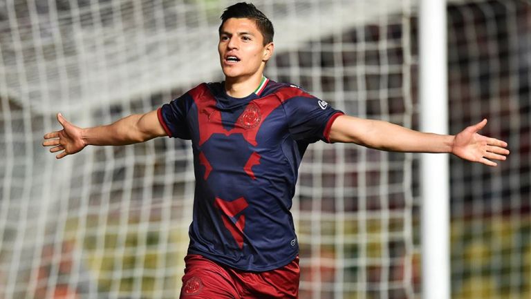 A ver para toda la afición de <a href="/Chivas/">CHIVAS</a> 

¿A quien prefieren de titular?

Like: JJ. Macías
RT: Ronaldo Cisneros