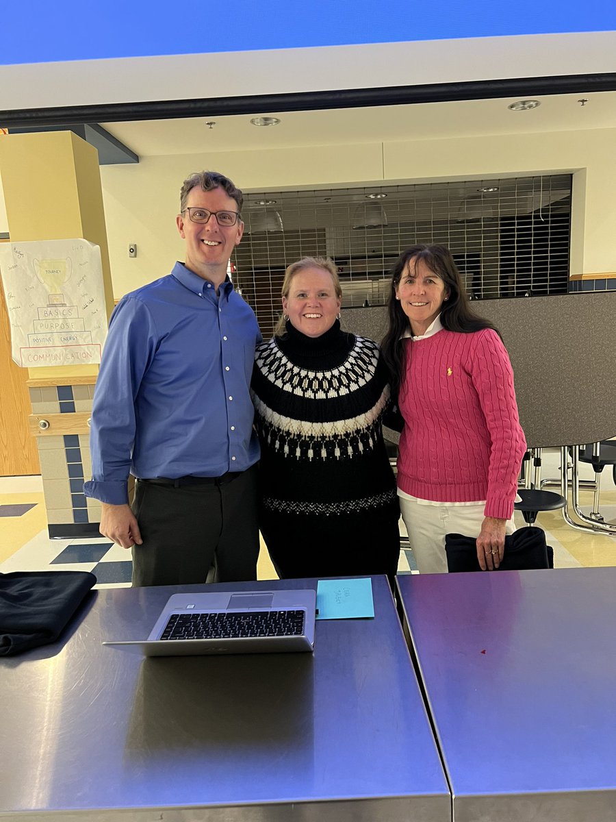 Dorcas87956971's tweet photo. PNHS Volleyball Coaches thank you all for a gr8 season. See you next year.  Eeeeeeeeeeagles🦅🦅🦅 https://t.co/tvE8OmtOCg