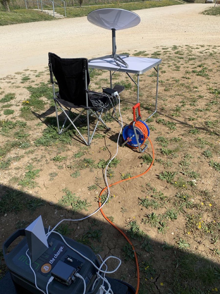 DocumentingBTC's tweet photo. #Bitcoin connected by Starlink powered by solar ☀️ https://t.co/sAdIKxKk9y