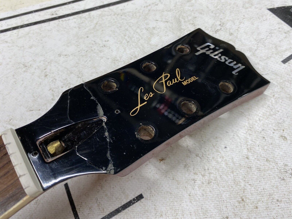 WarmachineCAN's tweet photo. Before & After! Finally finished repair the headstock on my 2020 @gibsonguitar Les Paul Standard 60s!
#gibson #lespaul #standard #AAA #60s #Unburst #originalcollection #gibsoncustom #headstockrepair #brokenheadstock #guitarrepairs https://t.co/7Ohte7SnFD