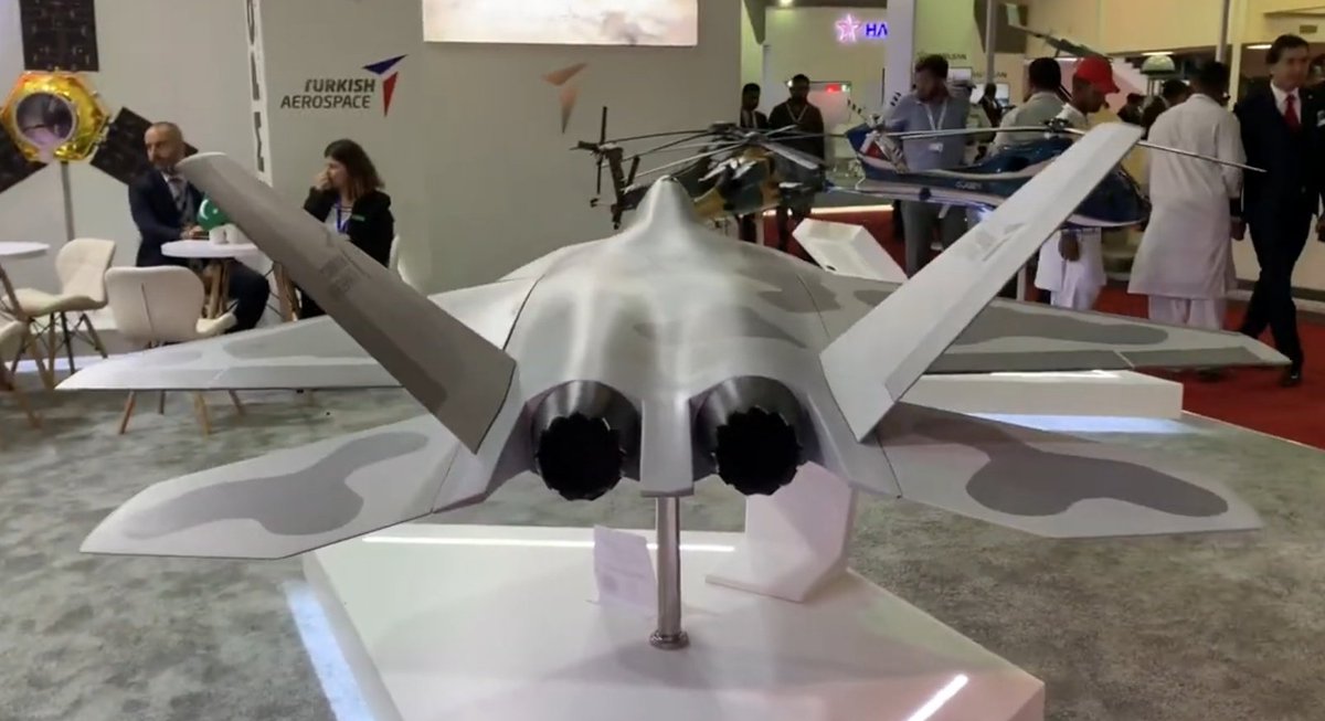 alishafqat048's tweet photo. #Turkey πΉπ· display Scale model of 5th Generation Stealth Fighter Aircraft #TF_X at #IDEAS2022.
#IDEASPakistan #IDEAS22
Rumors about joint production of TFX BYπ΅π°πΉπ· https://t.co/v9nTW1Q8nA