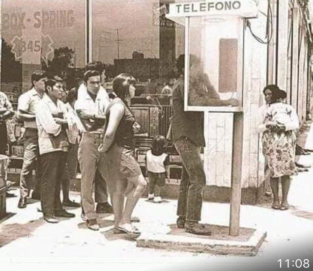 joserenatoEO's tweet photo. @Suyai36 Cuéntale q la CPT compañía peruana de teléfonos podía demorar hasta 2 años en ponerte una línea, q tenías q ir al único teléfono público y hacer tu colita con tu RIN entonces llego el chinito y cambio las cosas.Cuentale como se vivía esos años de terrorismo 😉 https://t.co/nln9KGmRLx