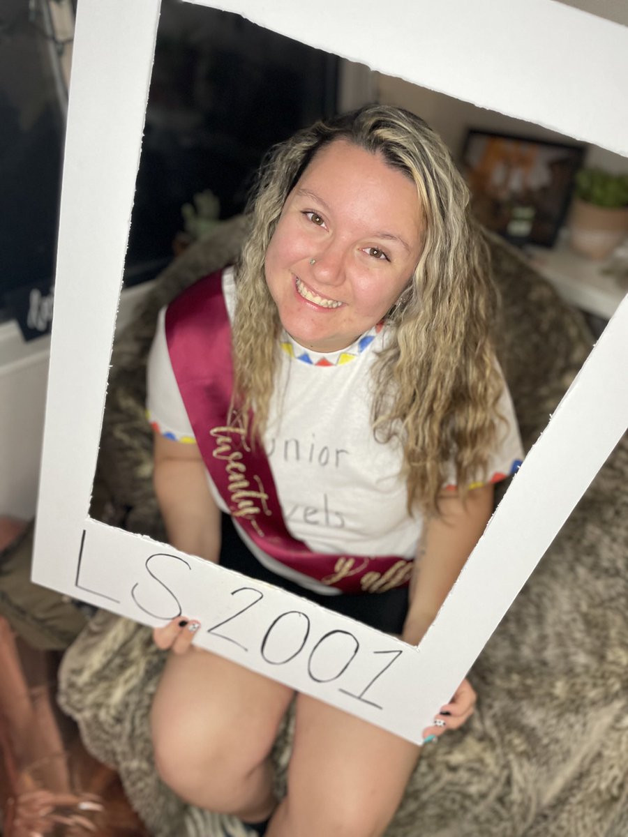leahrenae1's tweet photo. here’s some cute pictures from my tswifty birthday party because i’m sad i don’t get to see her next summer @taylorswift13 @taylornation13  #tswift #erastour2023 https://t.co/VldLee8Ksl