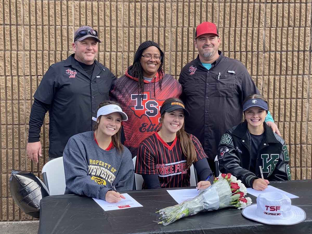 peyton_cote's tweet photo. Hangin with Coach O at the TSF Elite camp on Saturday. Helping him look for new Eagles! 😁🦅😁 Also got to sign my commitment letter with my TSF teammates and coaches. Great weekend! @TexasStrike @OKWUeagles_SB @KParkSoftball https://t.co/AlStaqFikN