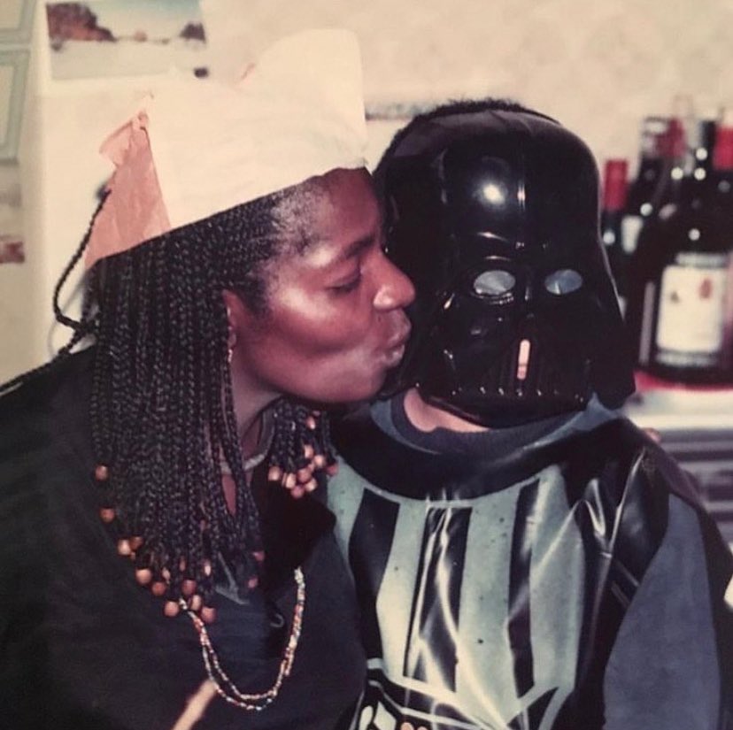 GabrielleOrlita's tweet photo. π¨π¨π¨πWhen he saw his 1st #SW movie #ROTJ,he fell in love with the #GalaxyFarFarAway.Later, he would play with his Mom, wearing #DarthVader costume (who hasnβtπ?).
Today the circle comes complete, as an accomplished actor #BenBaileySmith, plays the role of #Blevin in #ANDOR!π₯° https://t.co/ohD7Jlc3ZC
