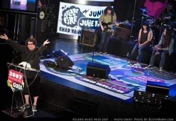 0sttttt's tweet photo. Will @Much ever re-air the 2007 @PolarisPrize Special on TV? It would be cool to see @juliedoiron ‘s performance w/ #EricsTrip , which they performed “I Woke Myself Up” on the show. It aired once, on 01/25/08 at 12am ET; & once on #MuchLOUD on 01/27/08 at 7pm ET; 📸: @dustinrabin https://t.co/LgPWMMbowP