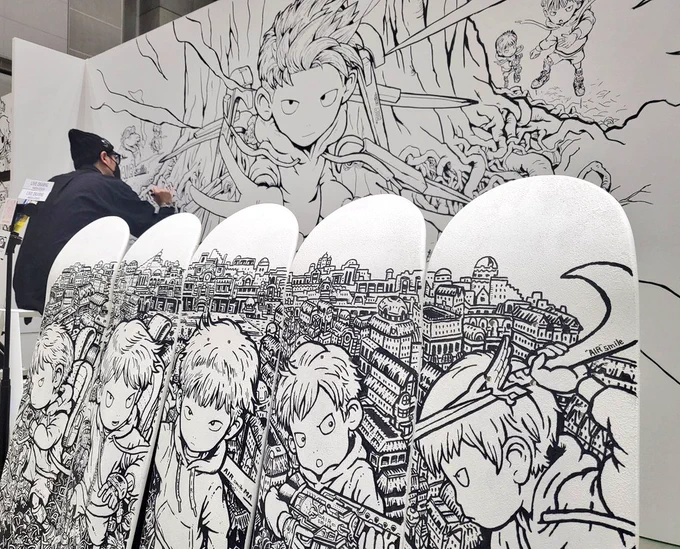 ATSUSHI MAEDA様(@hardboiledsmile) のライブペイント作品

うまく言葉に出来ないのですが、本当にすごかったです…
1本1本の線に意味があって説得力がありました。それをライブペイントで見ることができて本当に本当に良かったと思いました。

#デザフェス56 