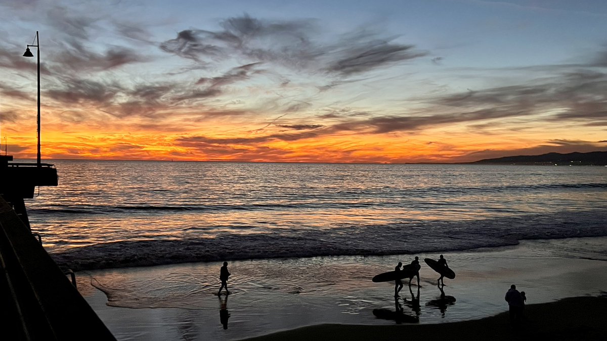 Los Angeles has 99 problems but sunset on the beach ain’t one of them