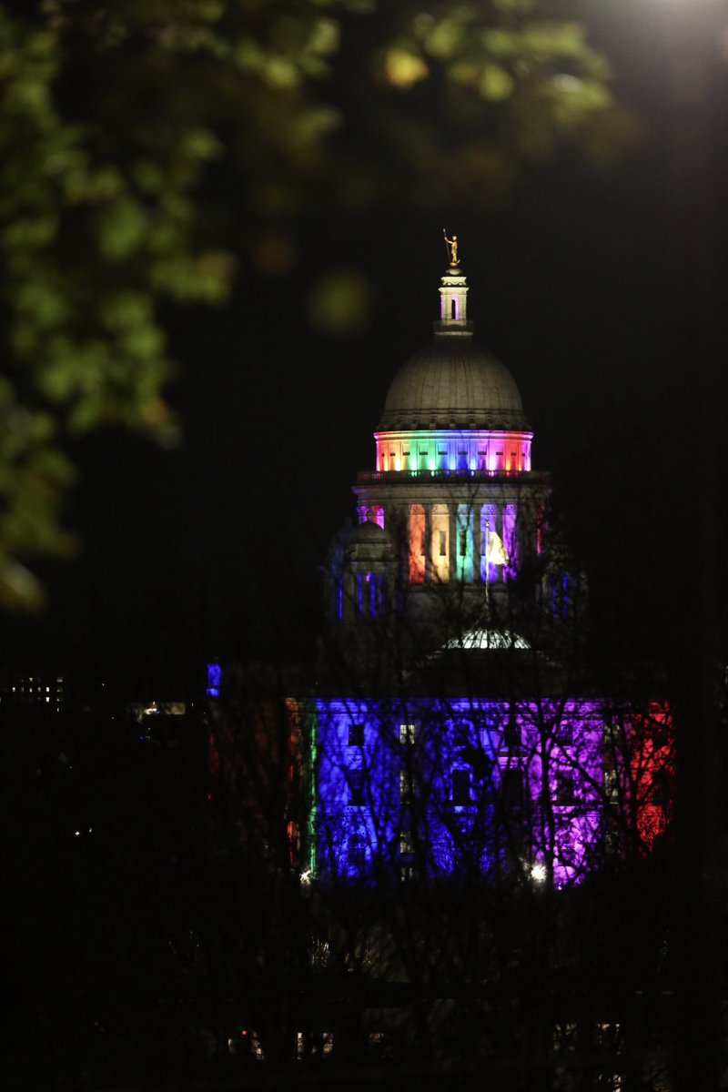 The Rhode Island State House tonight, lit with rainbow colors to honor the victims of the shooting at Club Q in Colorado Springs.