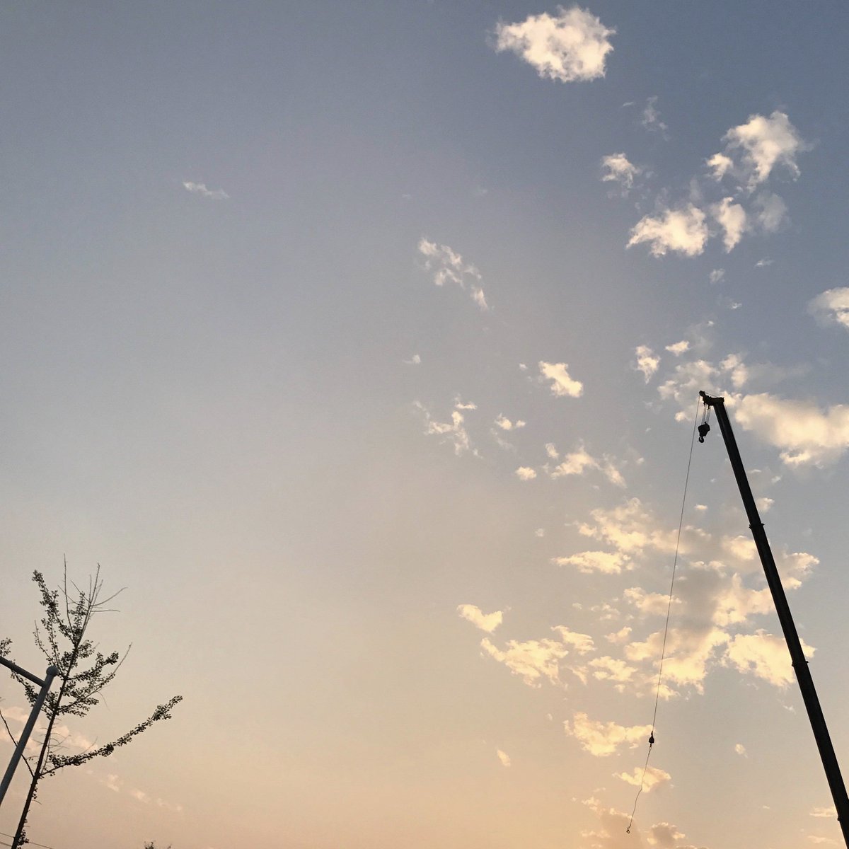 In life, there is no can't pass, you can't sit by the can and wait for it to disappear, you can only find a way through it.