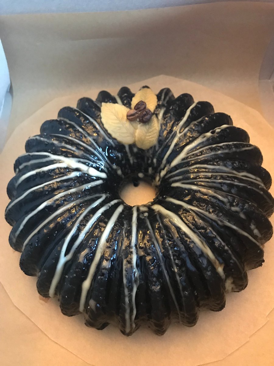 JuniperAbi's tweet image. Chocolate Espresso cake with Madagascar vanilla mirror glaze and hazelnut caramel #WeBake #HomeschoolProject #Pastries #Cake #Coffee #Baking