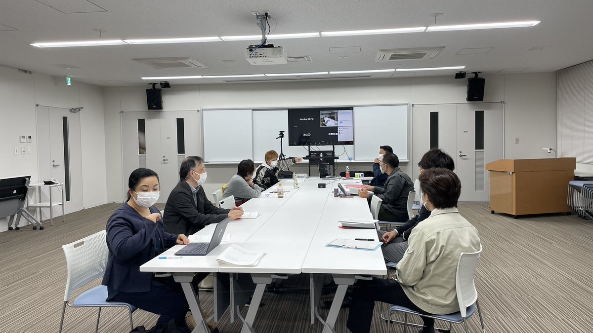 昨日はヤトミーティングの会合でした。詳しくは公表できないのですが、また一歩前進です。