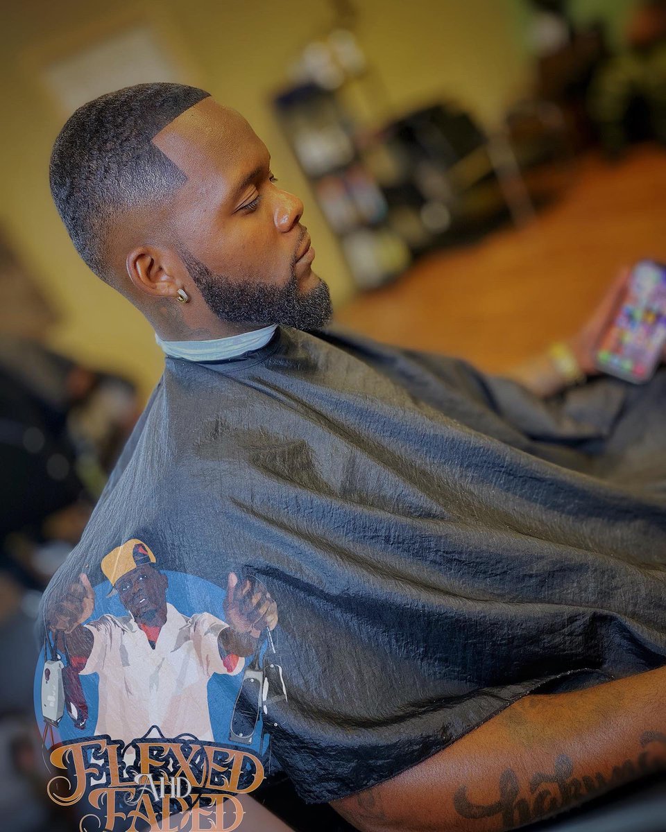 Tri_MyTweetz746's tweet photo. This week’s holiday schedule is now open‼️ Slots will fill fast so get there and book accordingly‼️ Thank you all for your business and support! Hope to see you all soon‼️🙏🏾
LONGLIVE DIGGY🕊️💙
#IAmTriFlexedDat - #TriFlexedDat #HartsfieldJacksonAirport #BarbersINC #AtlantaAirport https://t.co/UKxoa5O8SF