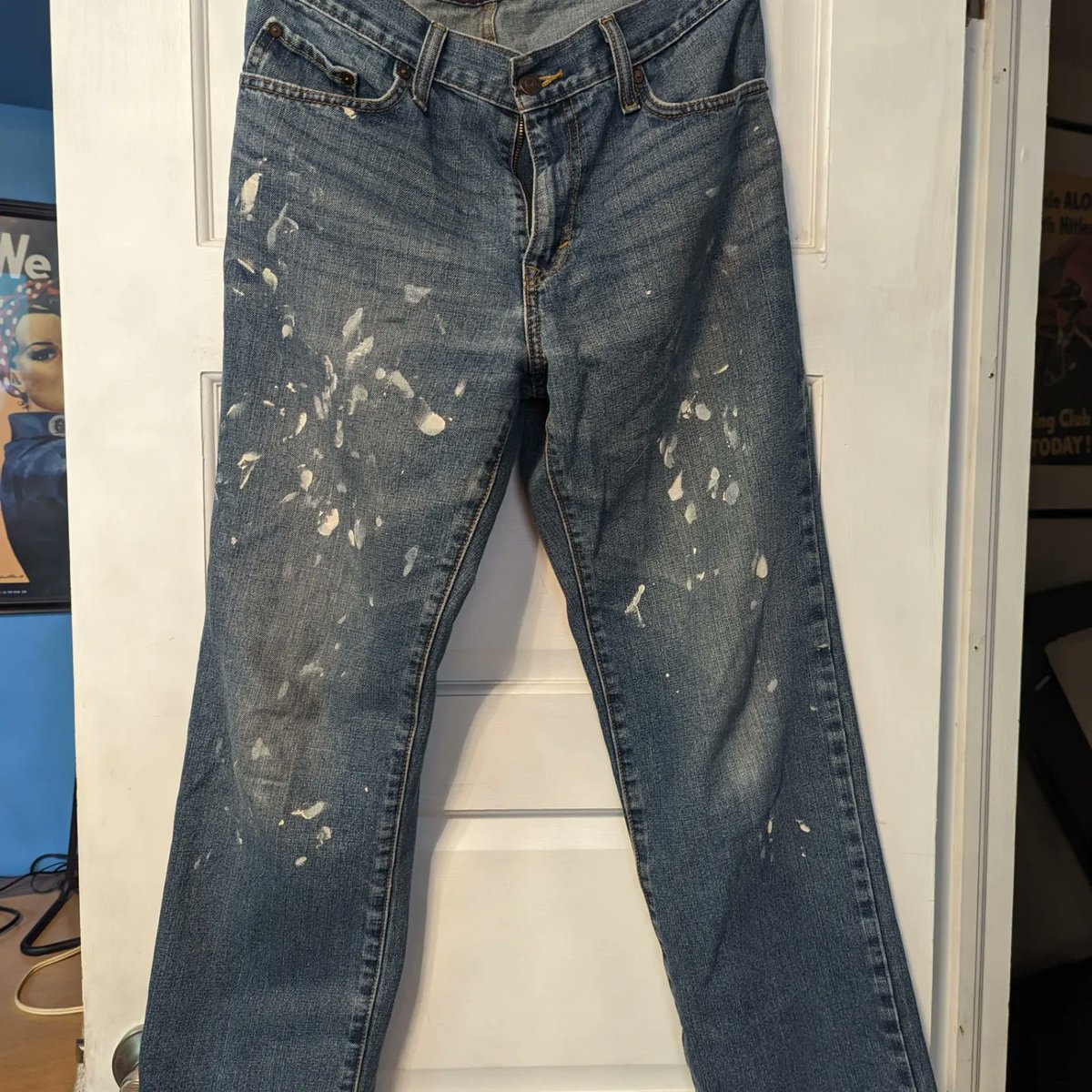 UpcycleTexStyle's tweet photo. I love these #jeans that I hand stitched for hours to incorporate paint splatter.  They were fun to idly work on over the past couple of months.  I misread the label &amp; now 💔 they are not my size. 

#VisibleMending https://t.co/j7YSYMhCs5