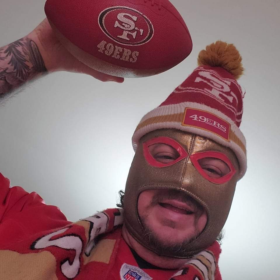 creegs12's tweet photo. @gkittle46 Cheers from Canada to you and all the #ninersfaithful Go Niners Go!!!! https://t.co/vHNb4Uuokf