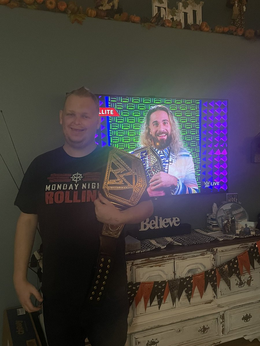 BaseballRyan42's tweet photo. @WWE @WWERollins @CodyRhodes @WWERollins…
Welcome 2 Monday Night @WWERollins… #WWERaw https://t.co/VIBsfcTr7e