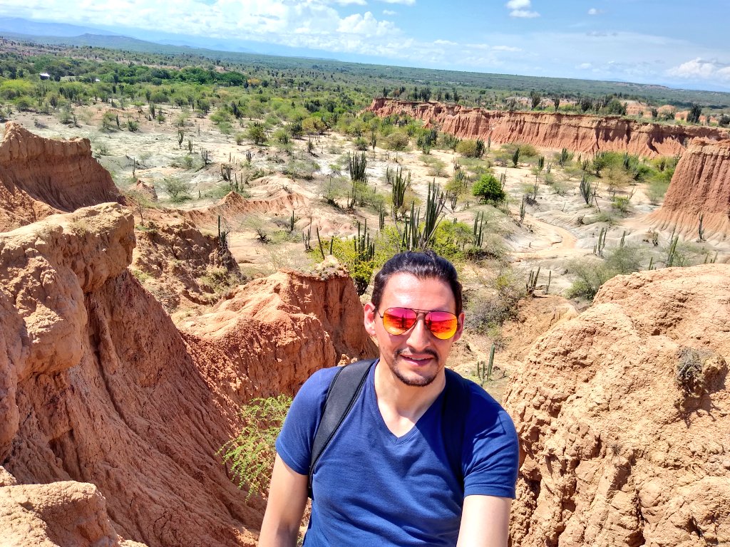 tarles59's tweet photo. #postarles #desiertodelatatacoa #neiva #huila #vegano 🤪 #calor fabuloso lugar https://t.co/hG2JQmZMP7