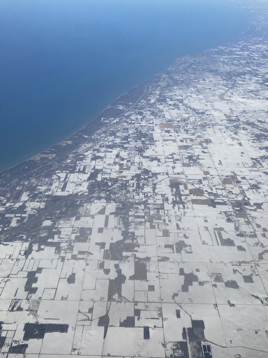 Two states of the same lake…and beginning of the west-to-east landscape gradient of the Great Lakes… #lakeeffect #forloveofwater