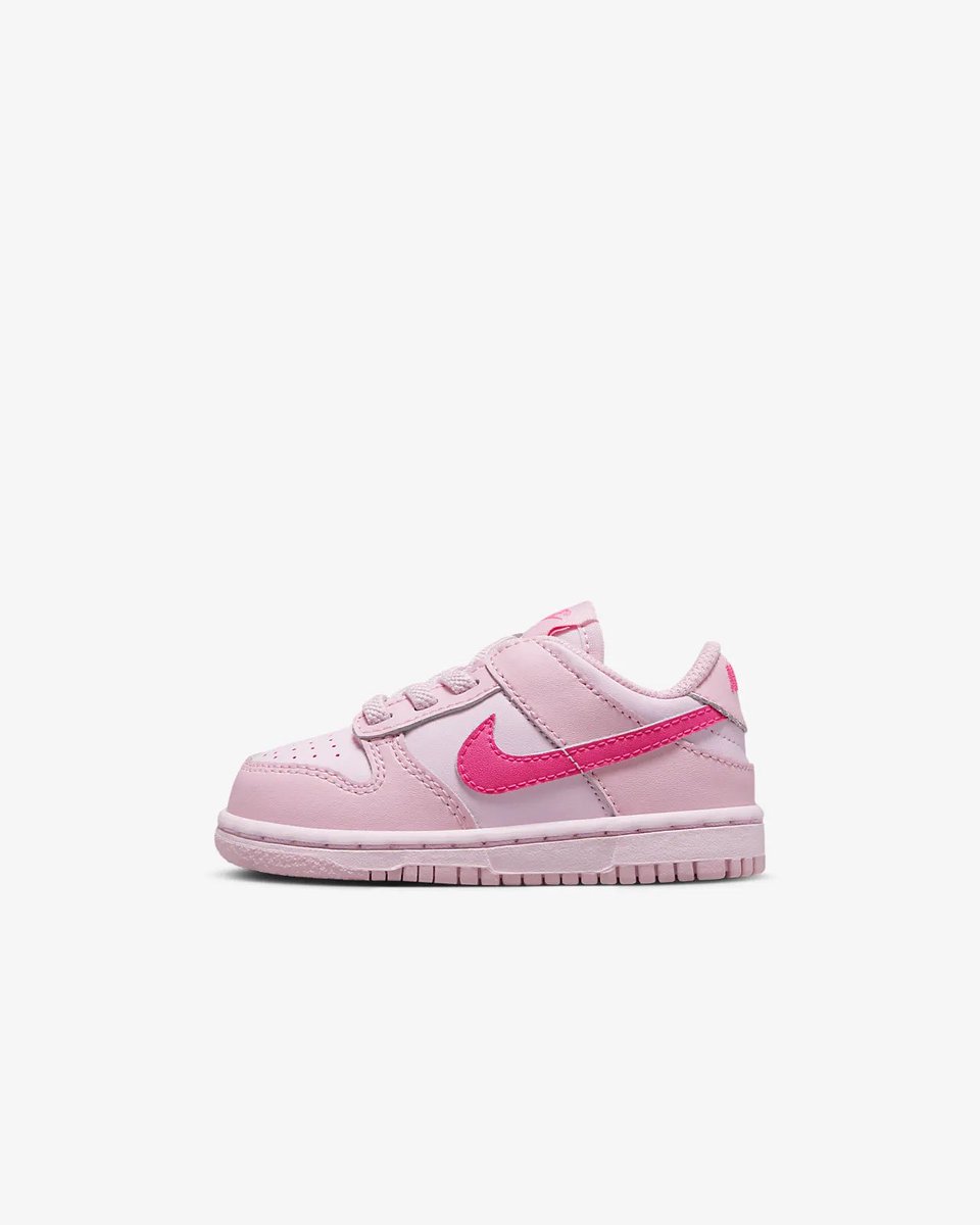 SNKR_TWITR tweet media