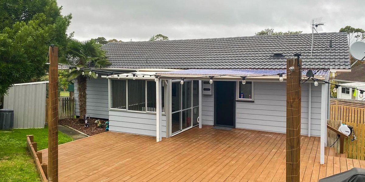 BuilderscrackNZ's tweet photo. Find out how this couple turned their 'kiwi-classic' around in just one week after being on the back burner for 11 years, all through the power of paint.

https://t.co/uZ7SLqJf8t 

#builderscracknz #homerenos #homesnz #painting⁣ #homerenonz #exteriorpaint #exteriorpainting https://t.co/hVg30tPqEh