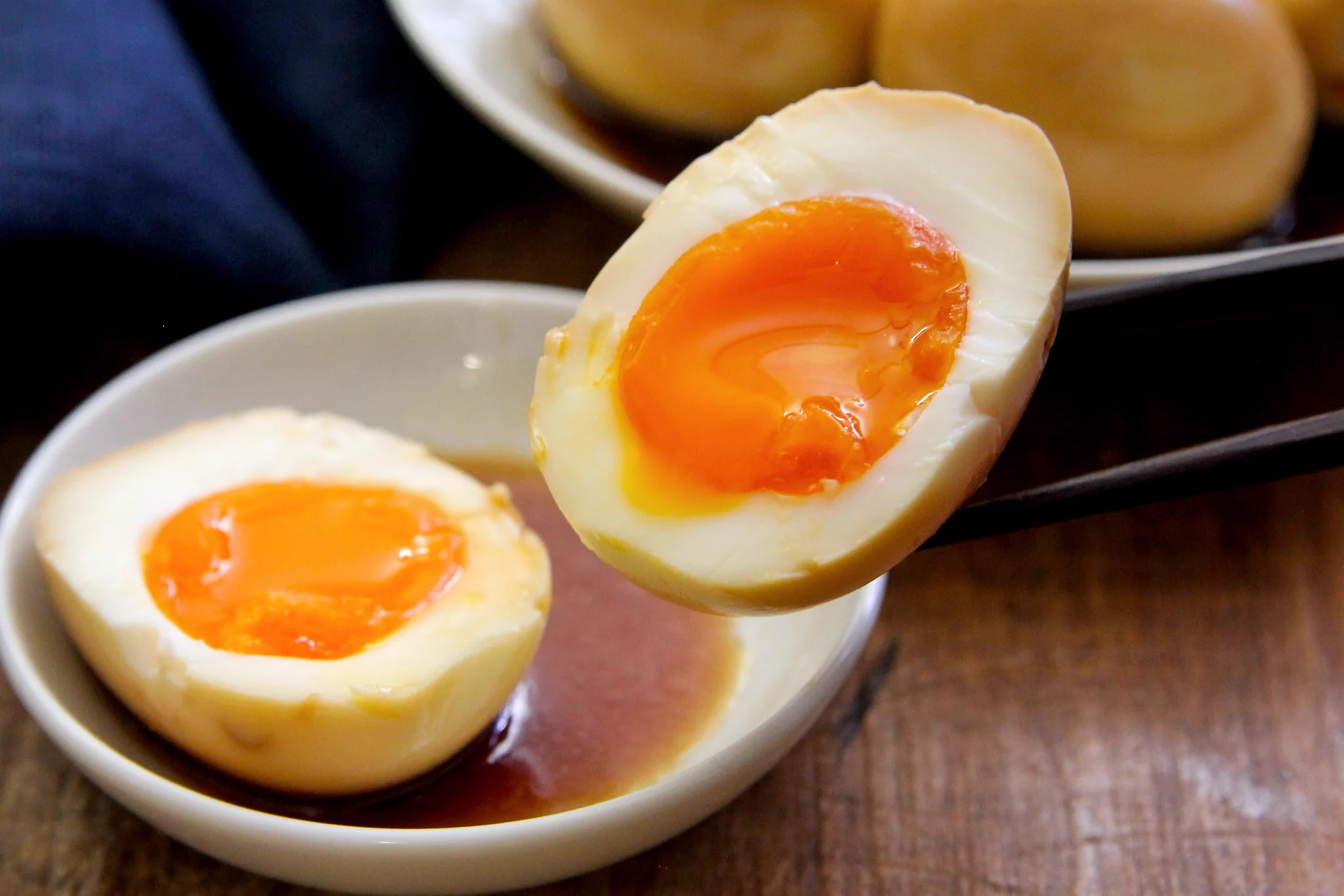 6個作ってもすぐになくなっちゃう？！オイスターソースなどを使った特製の漬けダレで作る「味玉」レシピ！