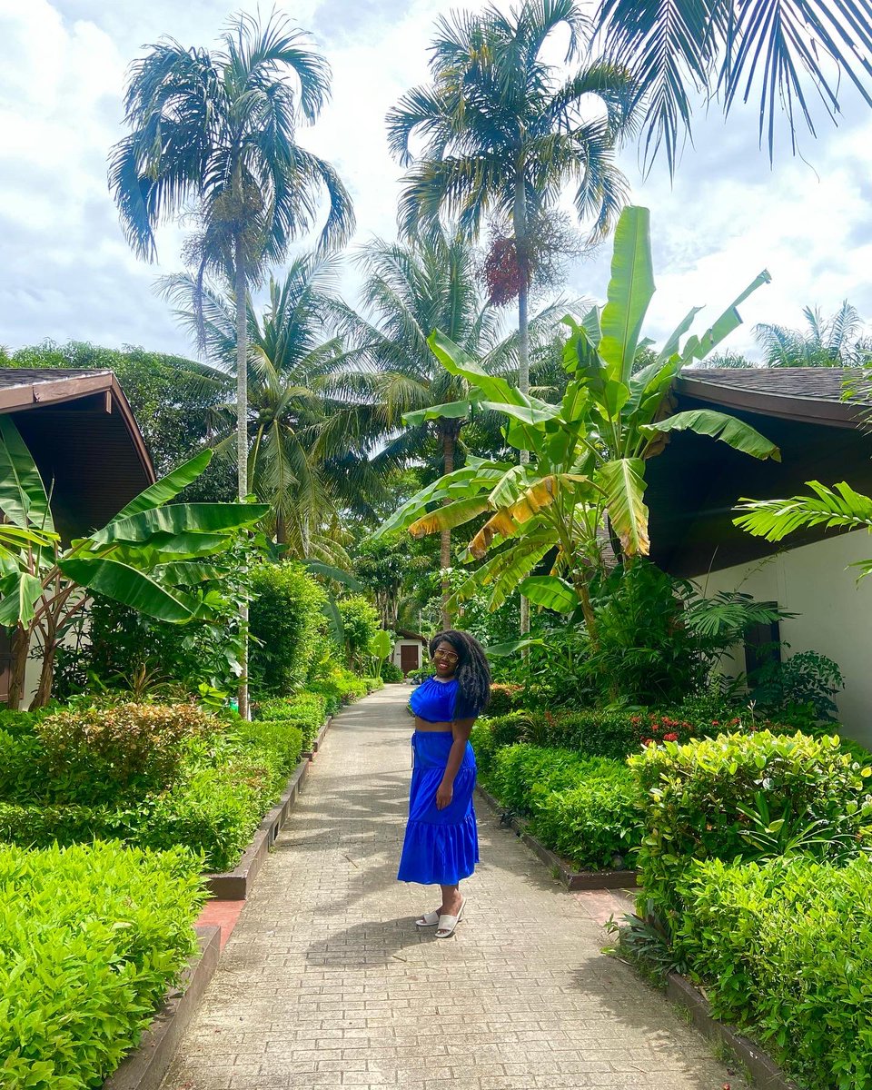 AngelanicoleF's tweet photo. I keep a smile on my face — it’s the one thing that’s universal no matter where you travel to! 😃😊

#WhereIsAngela #TravelThirty #Travel #TravelisLife #ANF #AngelaNicoleFrazier #TravelTheWorld #TravelLovers #WeWorkToTravel #Phuket #Thailand https://t.co/MaLEHGPLEy