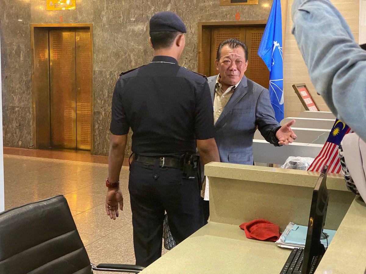 NewsBFM's tweet photo. 10:37am: Bung Moktar has also arrived.

When reporters asked who his PM10 candidate of choice was, he joked and said “mungkin saya”. https://t.co/AOwnA82O7X